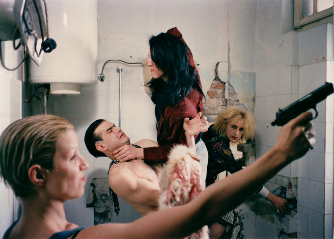 <b><i>Dupe od Mramora</i></b> (Marble Ass, 1995)