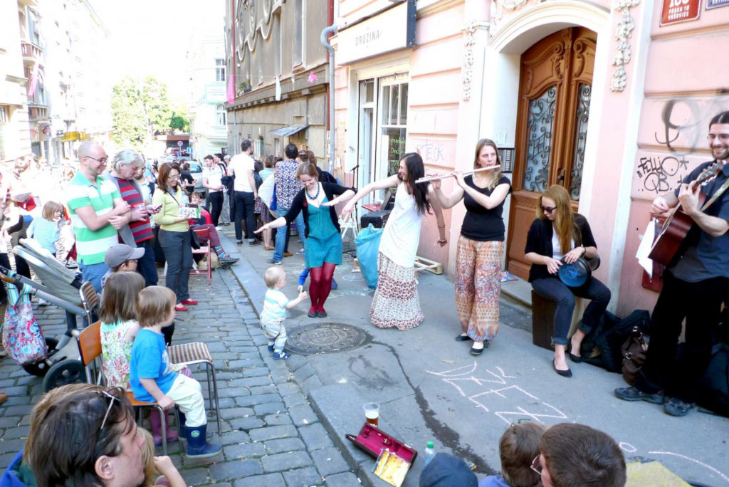 Vršovice díky kultuře hipsterů a makerů ožily, kulturní tepnou se stala ulice Krymská