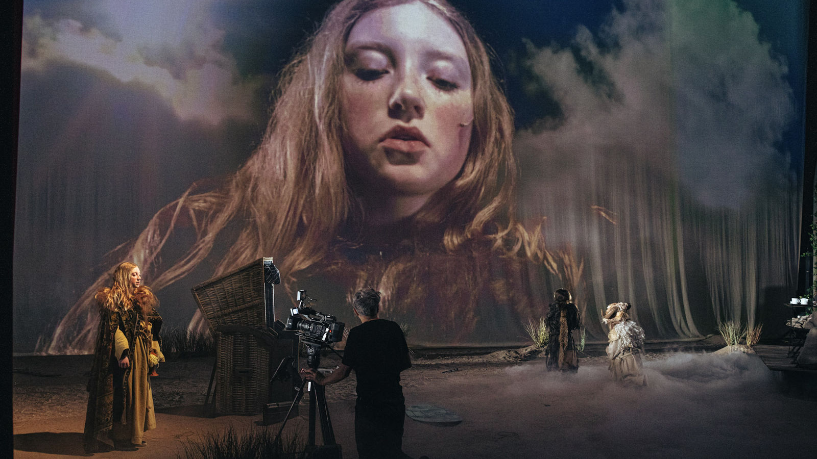 <b>Medea’s Children</b> (Milo Rau). Foto Michiel Devijver, zdroj Národní divadlo