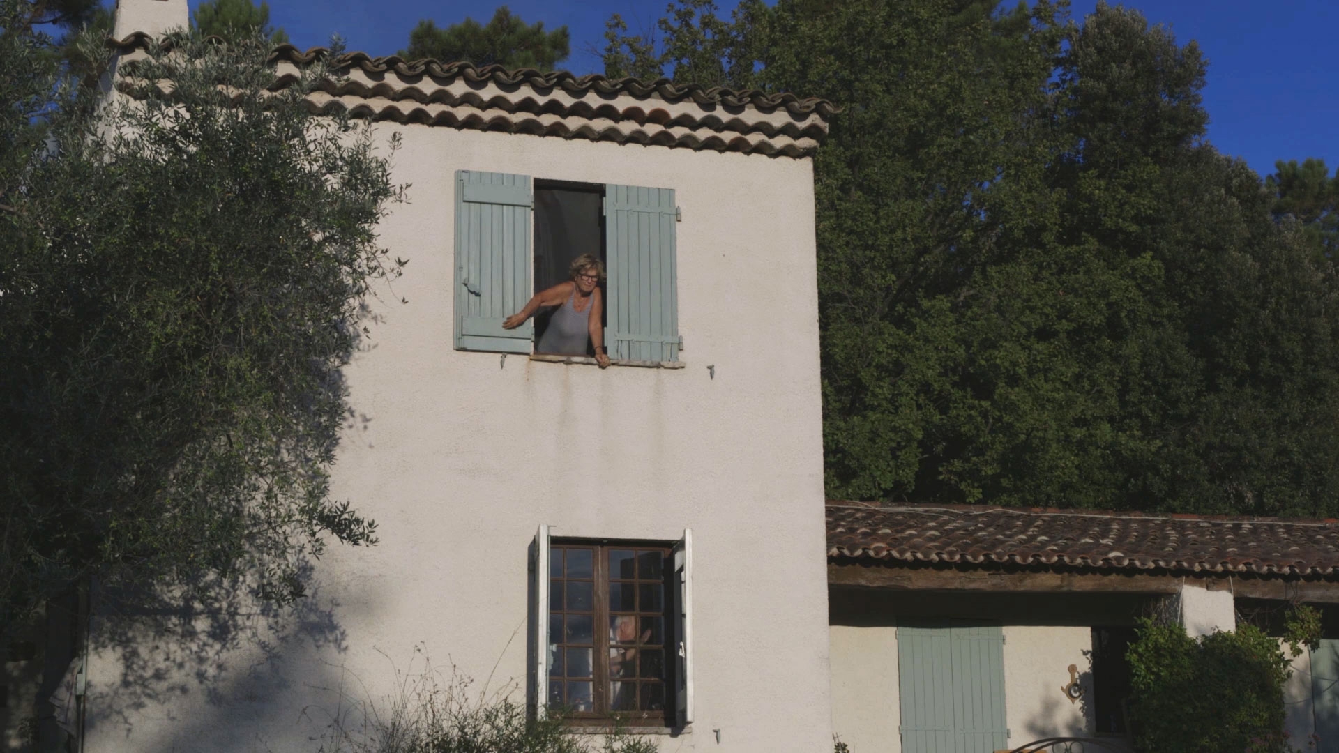 Z filmu <i><b>Prázdniny</i></b> (r. Victoria Hely-Hutchinson, 2025). Zdroj Doclisboa