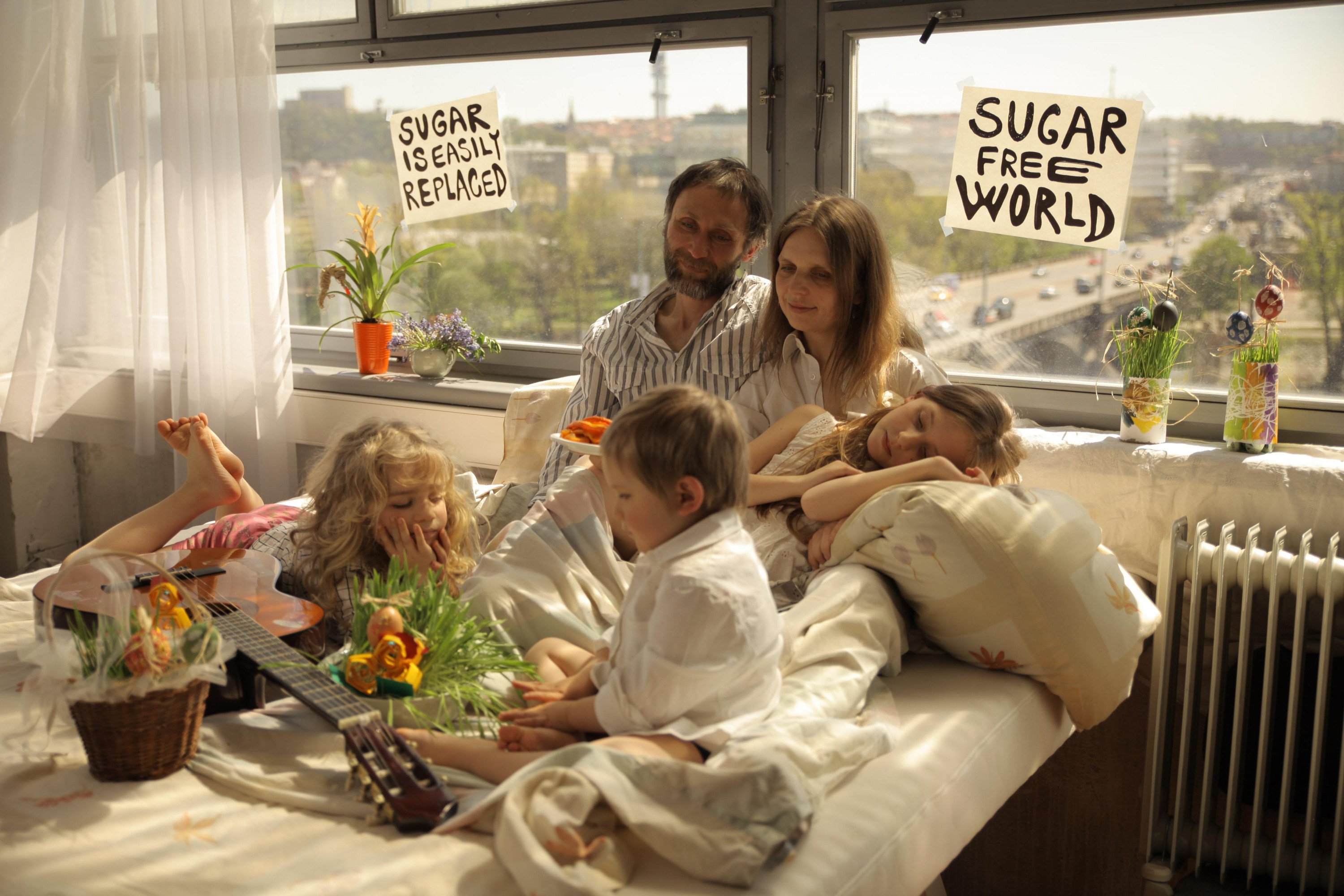 Režisérka Andrea Culková s rodinou ve svém filmu <b><i>Sugar blues</i></b>