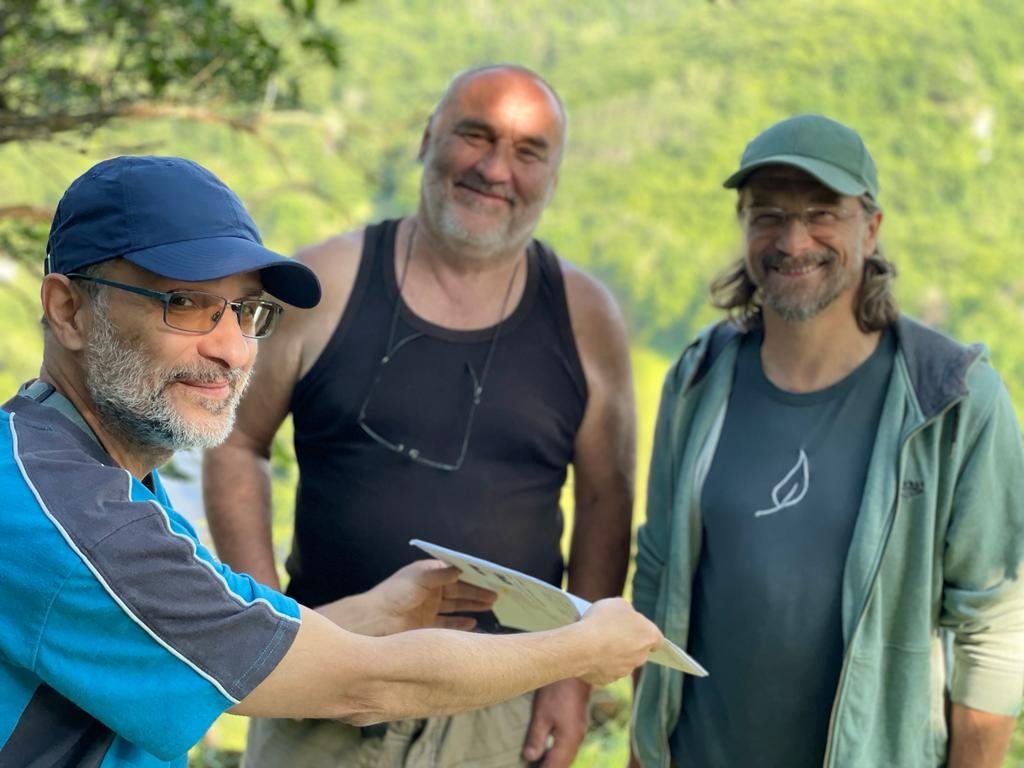 Zdeněk Suchý, zoolog Martin Škorpík a Dan Bárta. Kaňon v Podyjí - příběh mizejícího hmyzu.  Foto Tomáš Kresta