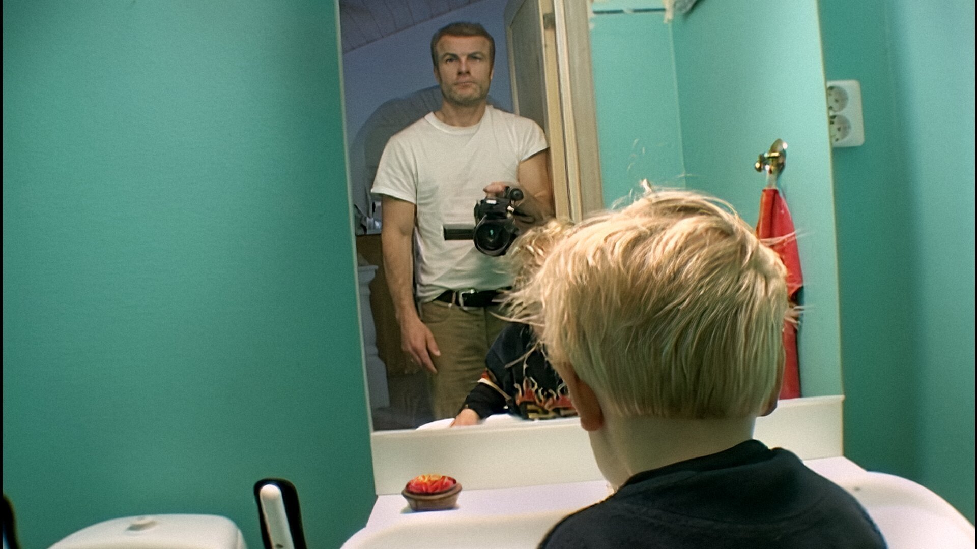 Z filmu <b><i>Portrét rozpačitého otce </b></i>(r. Gunnar Hall Jensen, 2025). Zdroj Jeden svět