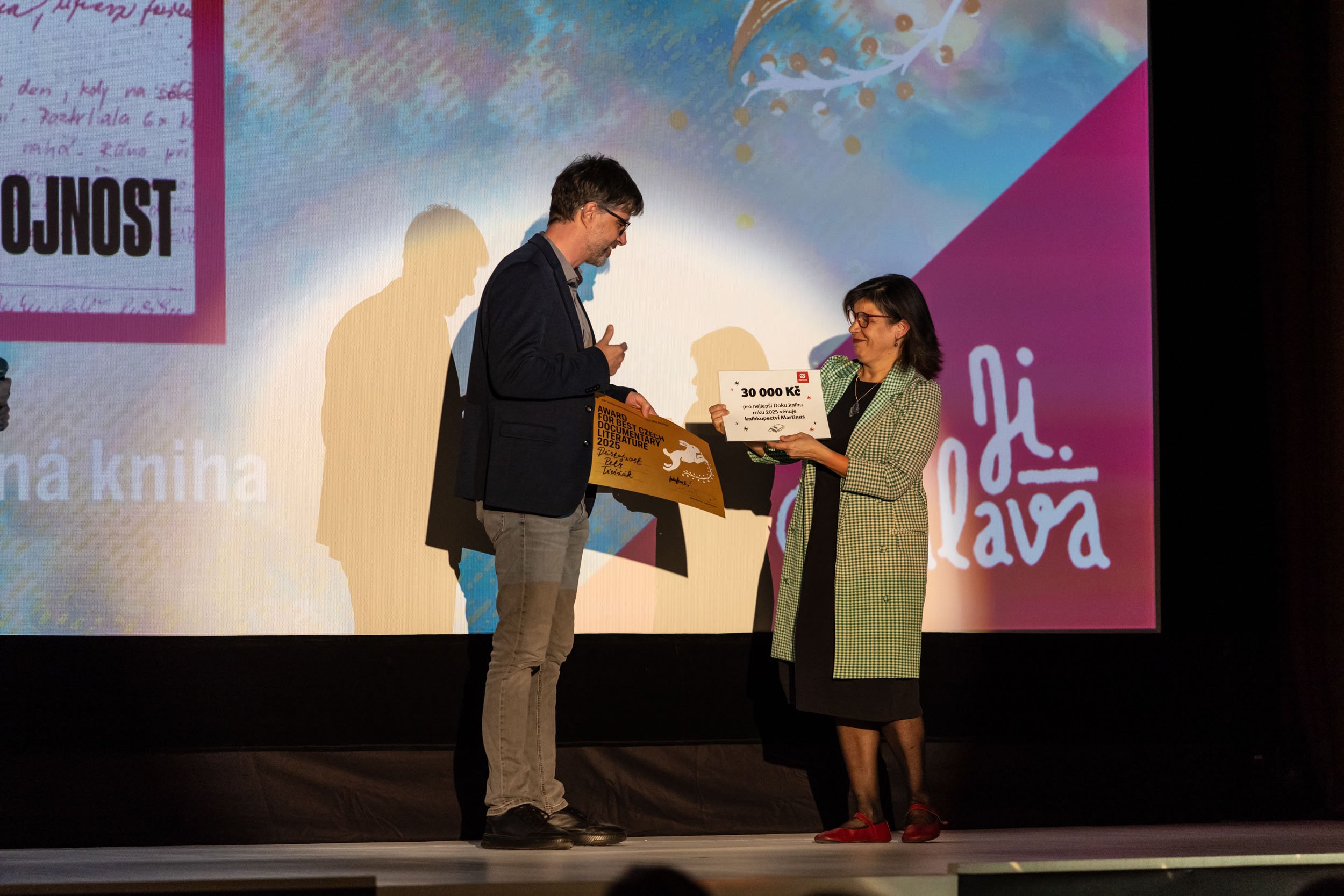 Slavnostní předání ceny Petru Třešňákovi na zahájení MFDF Ji.hlava 2025. Foto: Radek Lavička