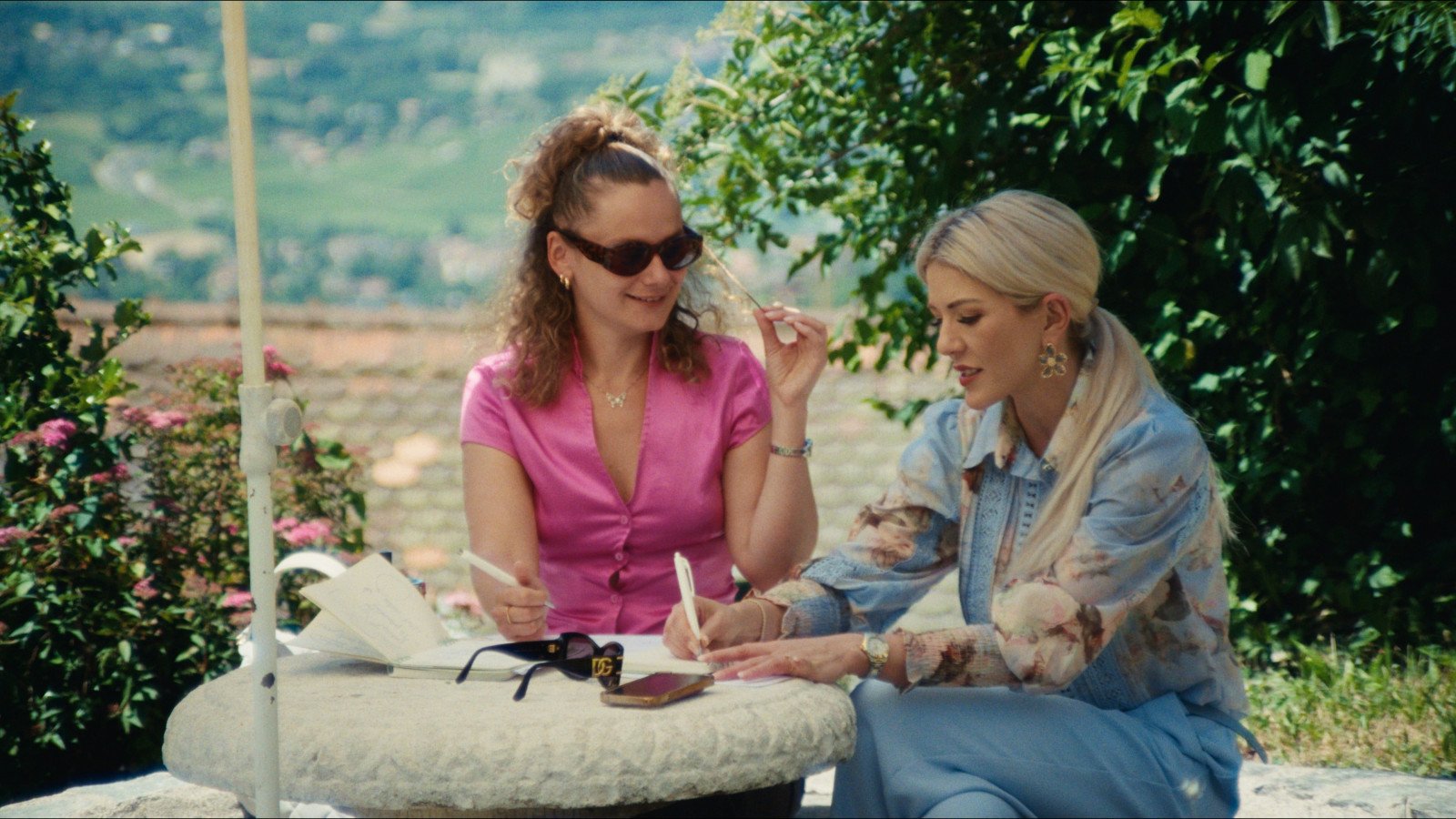 Z filmu <b><i>Small talk</b></i> (r. Mateo Ybarra, 2026). Zdroj MFDF Ji.hlava