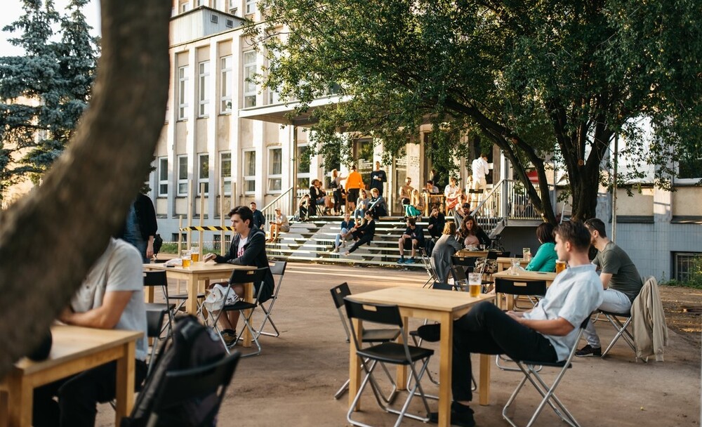 Ozvěny loňského ji.hlavského festivalu v Bratislavě se kvůli pandemii z plánovaného jarního termínu přesunuly na léto