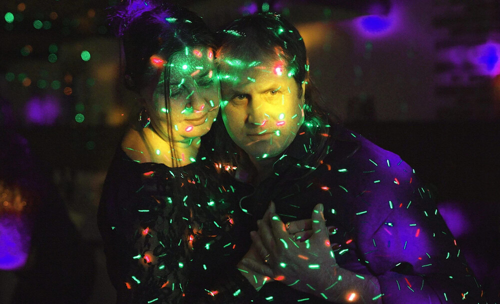 <b><i>Láska pod kapotou</i></b>. Foto Aerofilms