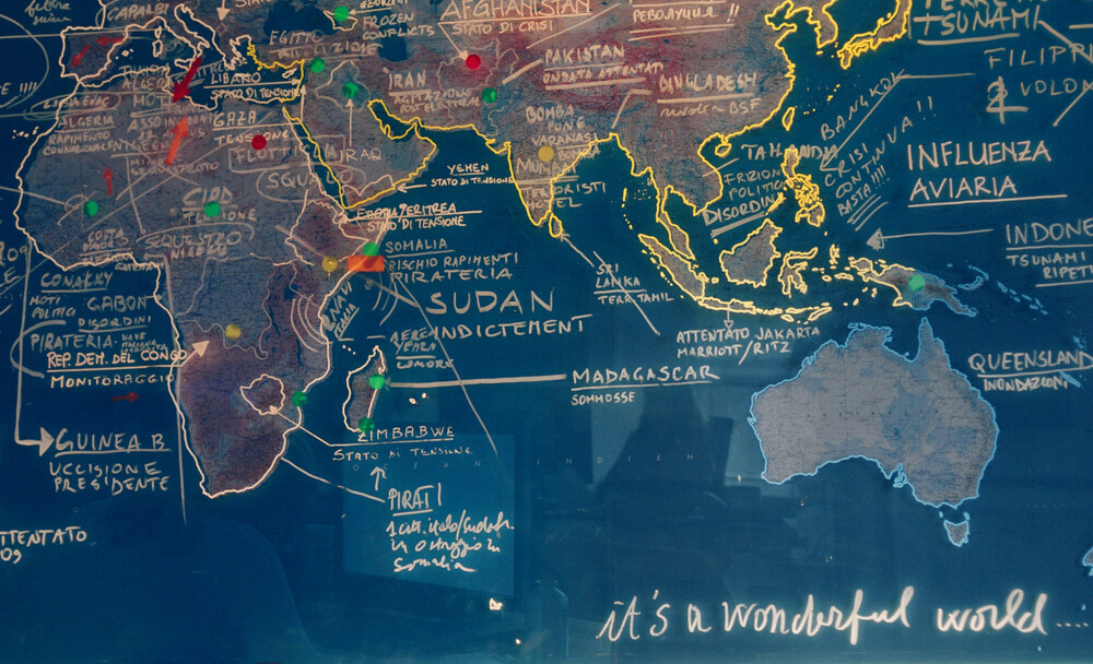 <b><i>Válka a mír</i></b>