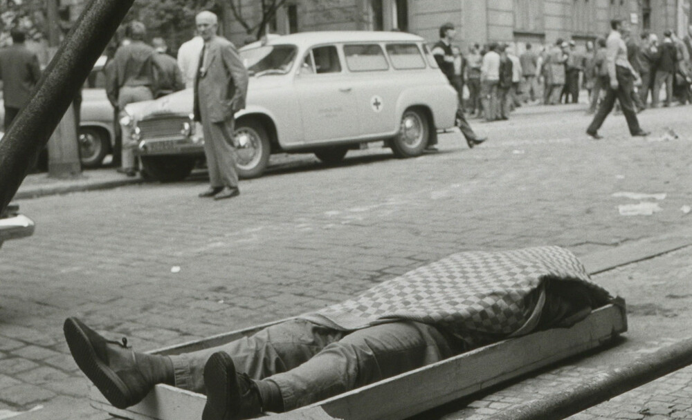 Z filmu <b><i>Rekonstrukce okupace</i></b>