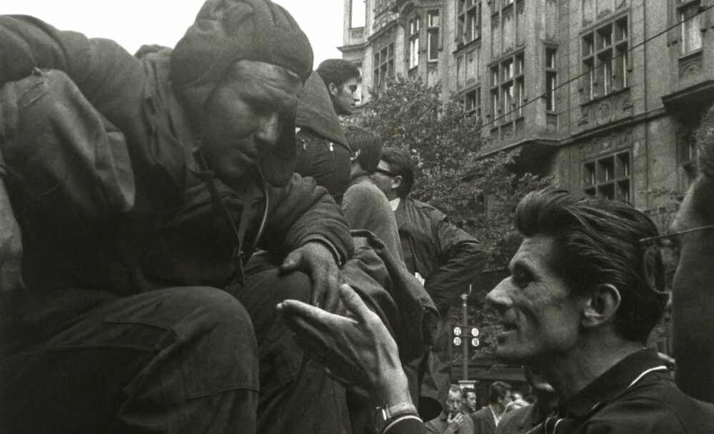 Z filmu <b><i>Rekonstrukce okupace</i></b>