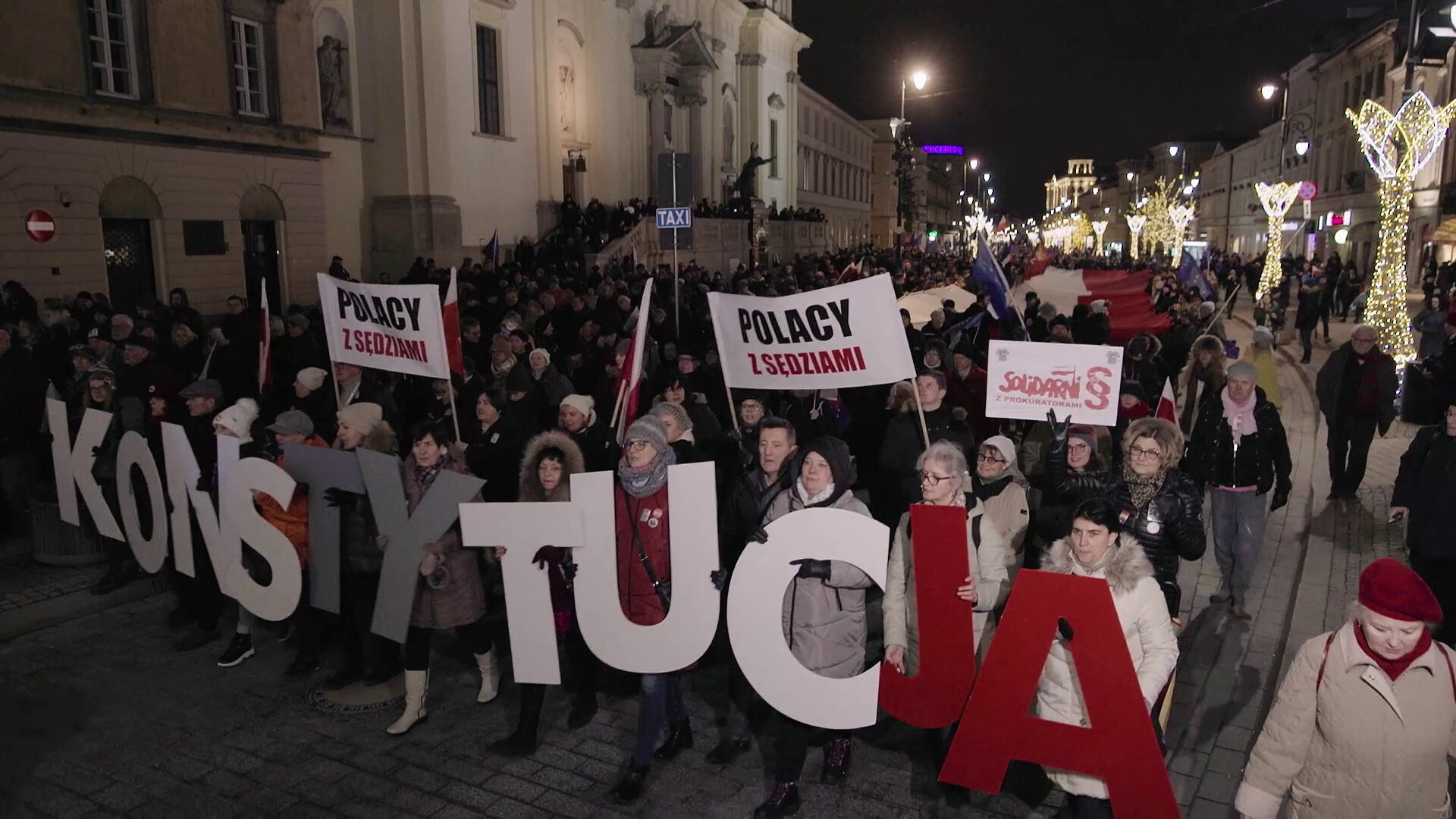 Andrzej Duda dnes oponuje těm, kteří ho vynesli k moci