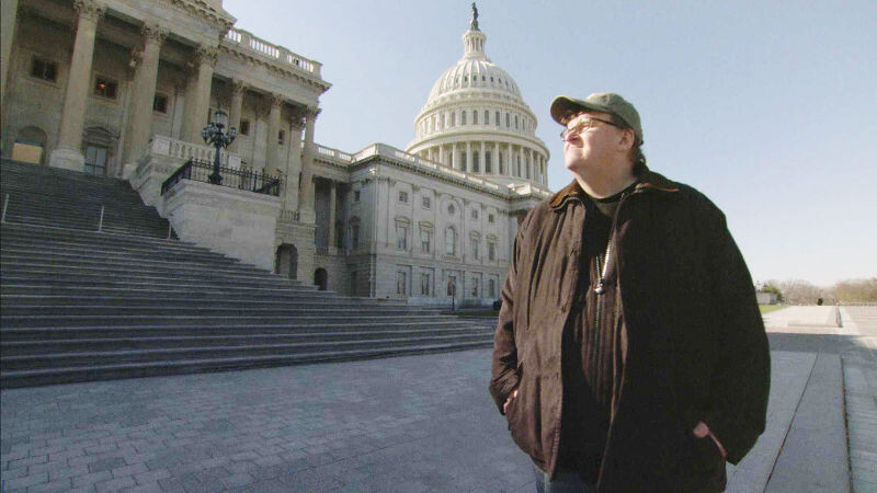 Michael Moore je velký, tlustý hloupý bílý muž
