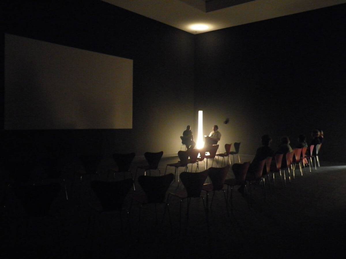 Pohyblivý obraz v muzeu: mezi projekcí a vystavením