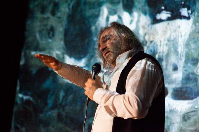 Transcendentní poetika každodenních situací