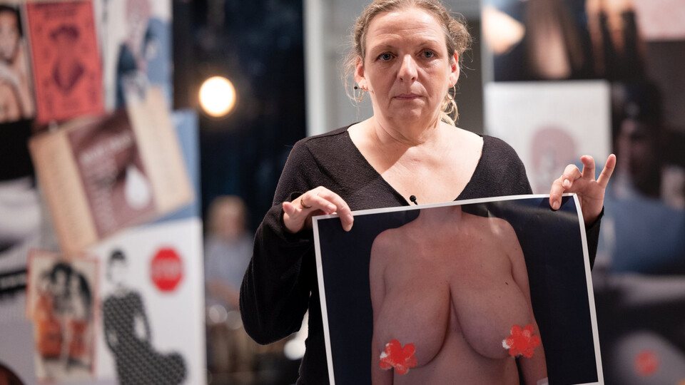 Dagmar Smržová. Proč se všichni navzájem hodnotíme?