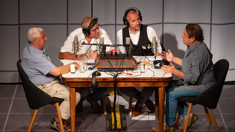 Srpnové sympatie rozhlasu. Na jak dlouho?