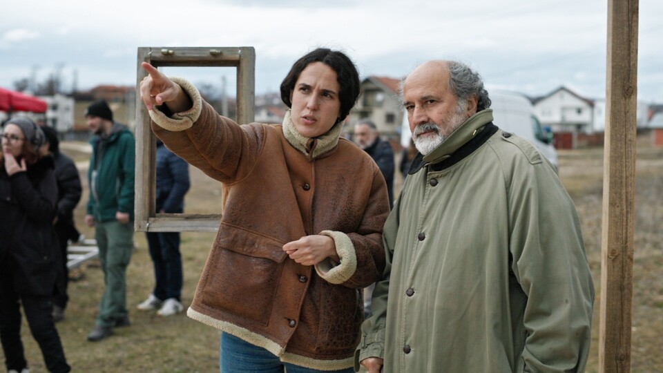 Za oponou se rodí samotný film. Oslí krása